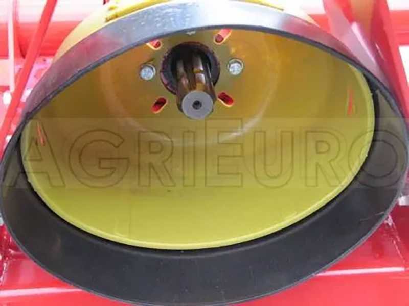 Fraise rotative à tracteur série medium avec déport mécanique Agrieuro UR 132 – Image 14