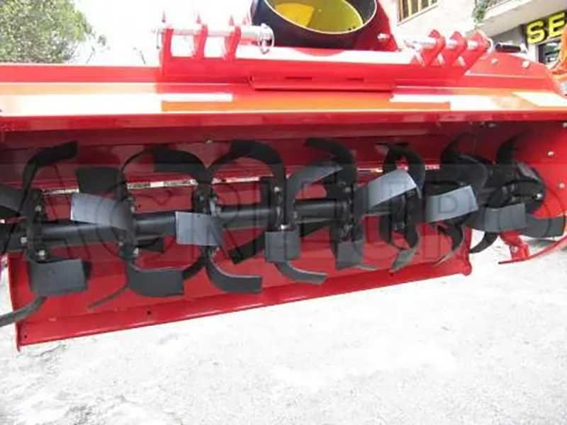 Fraise rotative à tracteur série medium avec déport mécanique Agrieuro UR 132 – Image 8